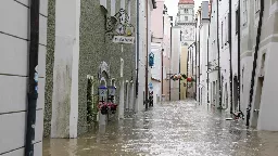 Hochwasser in Süddeutschland: Donau und Inn überschreiten Höchststände – mehrere Menschen vermisst