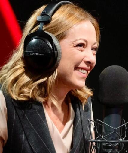 Foto Meloni ospite RTL 