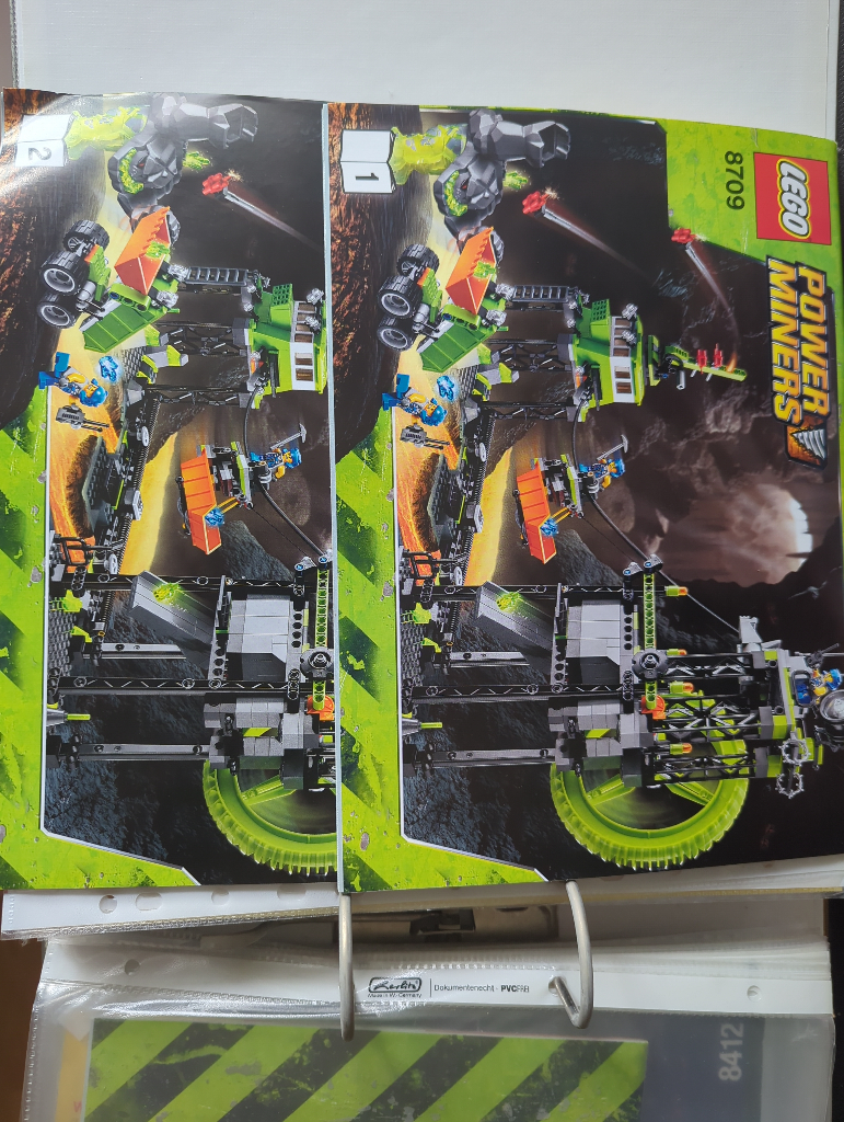 Photo of the instruction manual of the Lego Power Miners set 8709