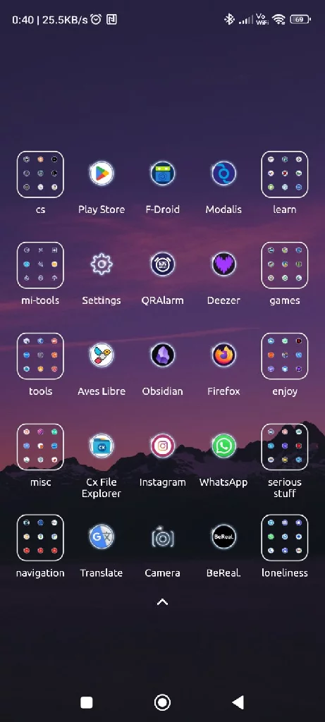Home screen with folders on the side and icons in the middle